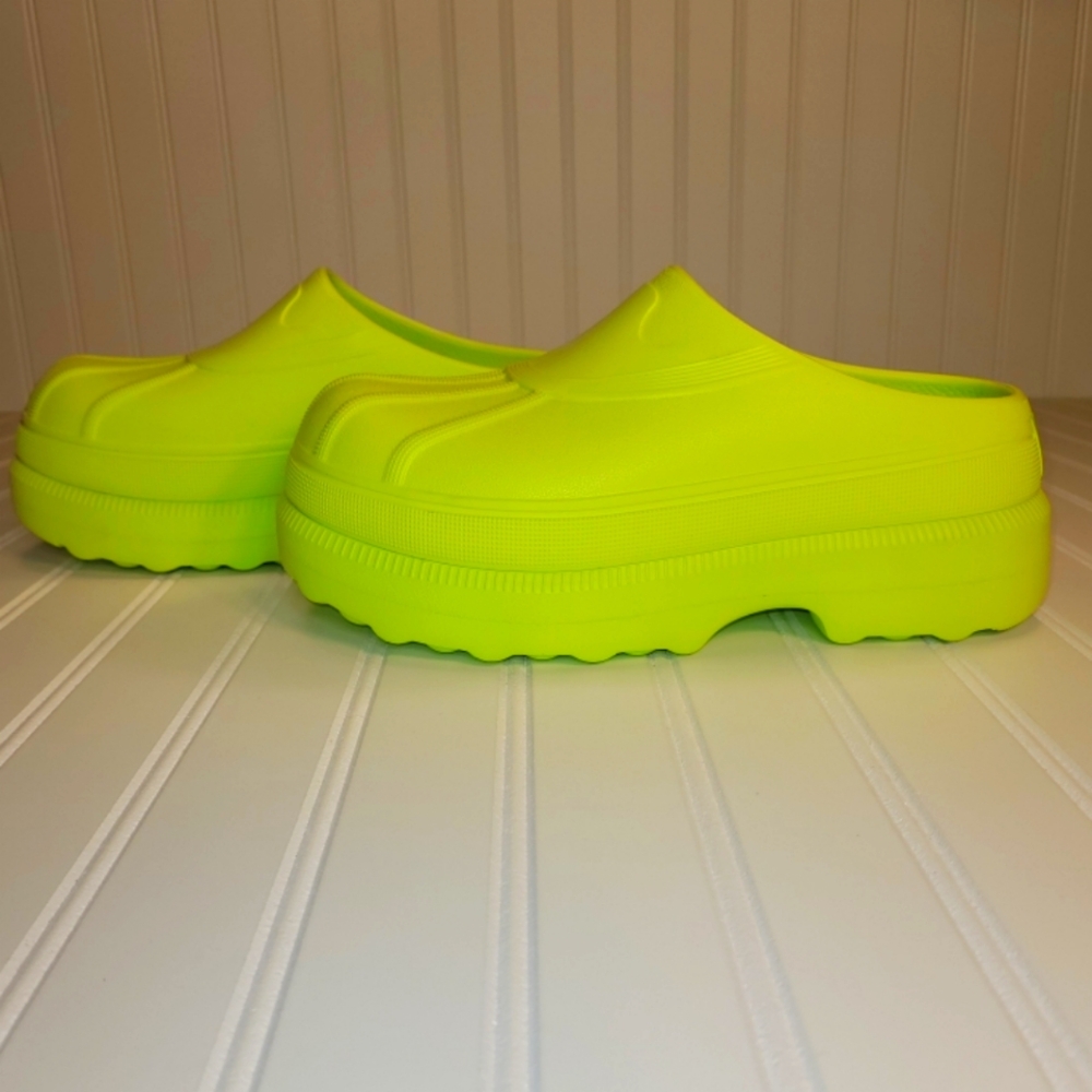 Sorel Caribou Clog Size 10